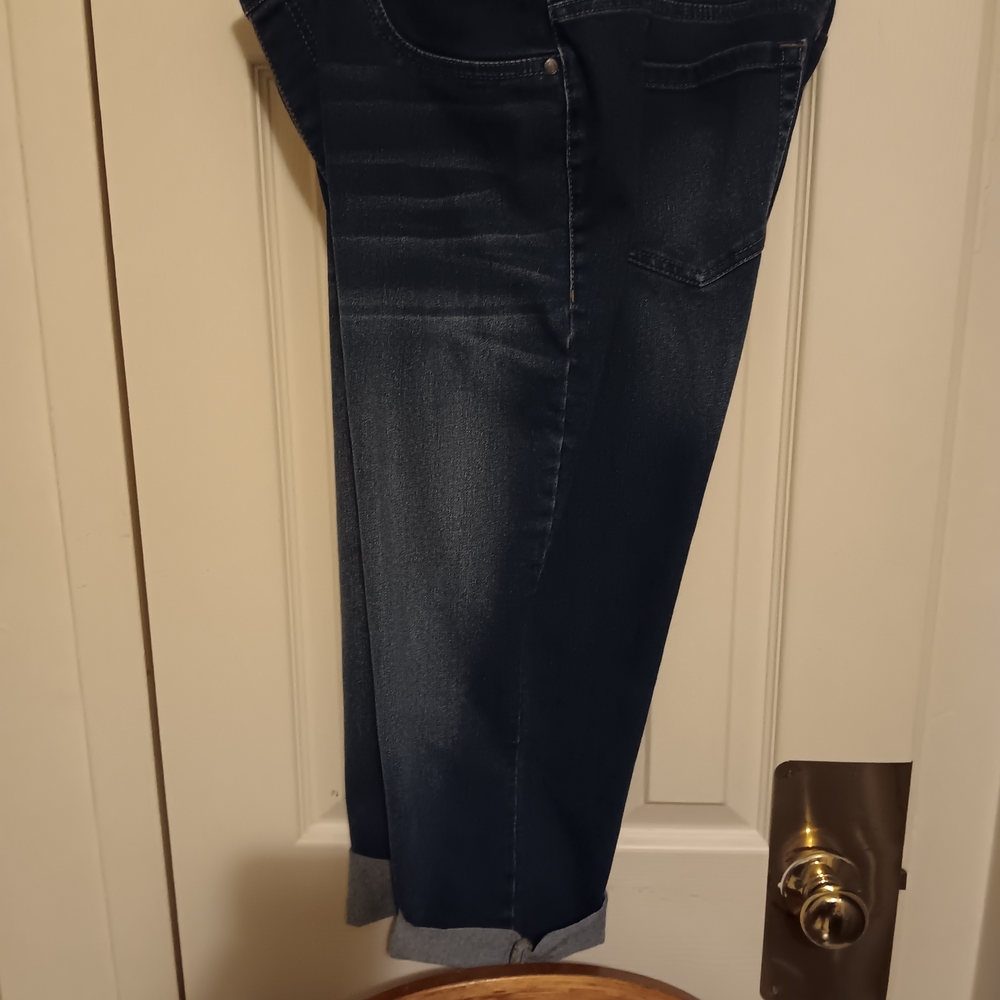 Women's Capre Blue Jeans